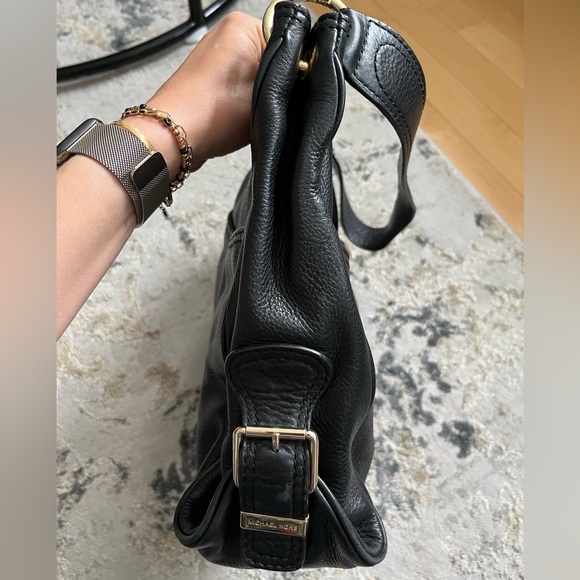 MK purse - Picture 7 of 9